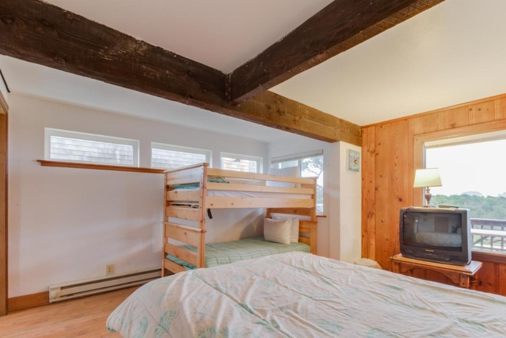 Arnold Beach House - Lower Level Image 14