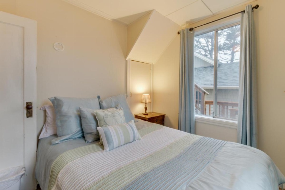 Arnold Beach House - Lower Level Image 6