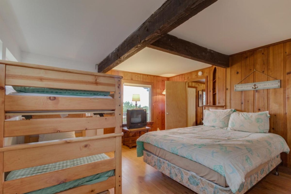 Arnold Beach House - Lower Level Image 7